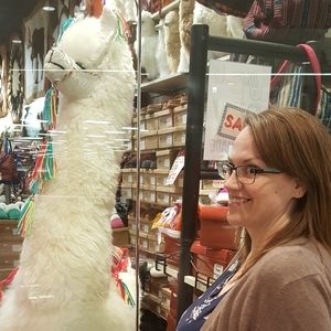 Meet your Posher, Andrea!